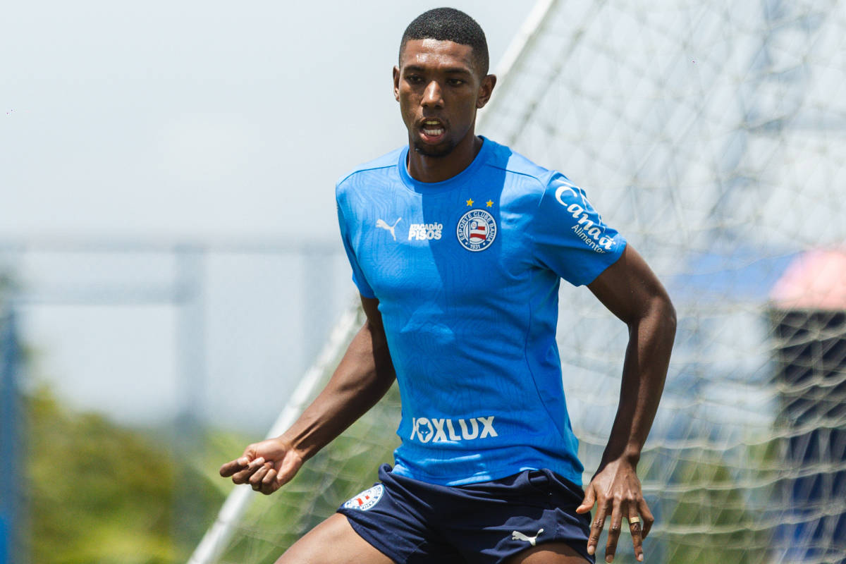 Bahia divulga relacionados contra Flamengo com retornos de Kanu e Ademir