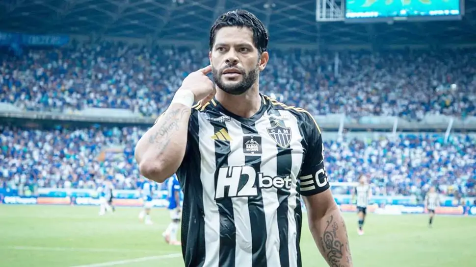 Hulk perto do Fluminense após liberação do Atlético-MG