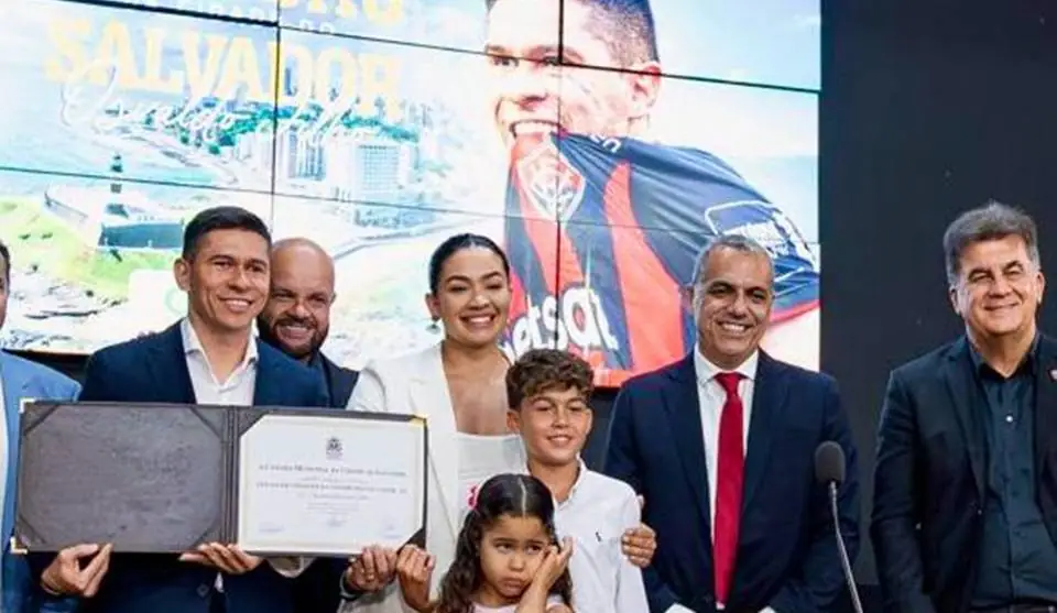 Osvaldo recebe título de Cidadão Soteropolitano em Salvador
