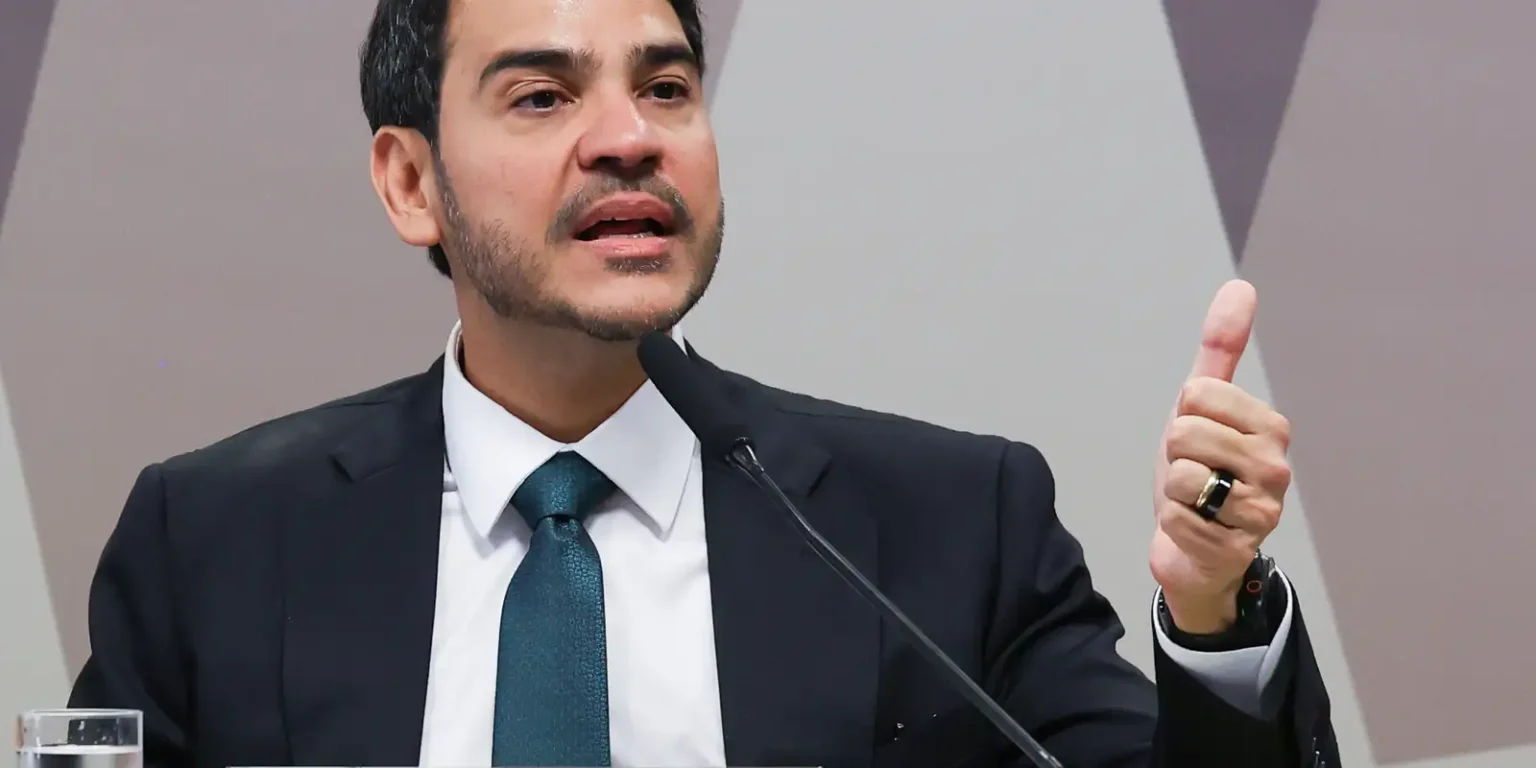 Jorge Messias defende conciliação em conflitos fundiários