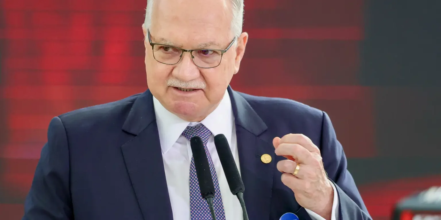 Fachin respeita decisão do Senado ao barrar Jorge Messias para o STF