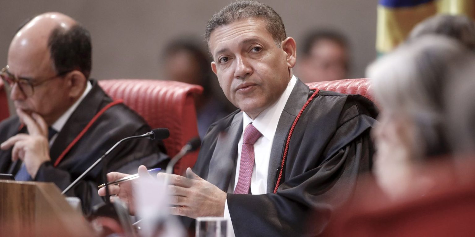 Nunes Marques assume relatoria de ação de Bolsonaro para anular pena