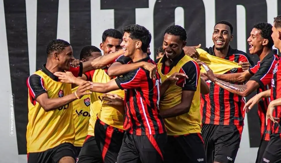 Vitória vence Grêmio e se aproxima do G-8 no Brasileiro Sub-20
