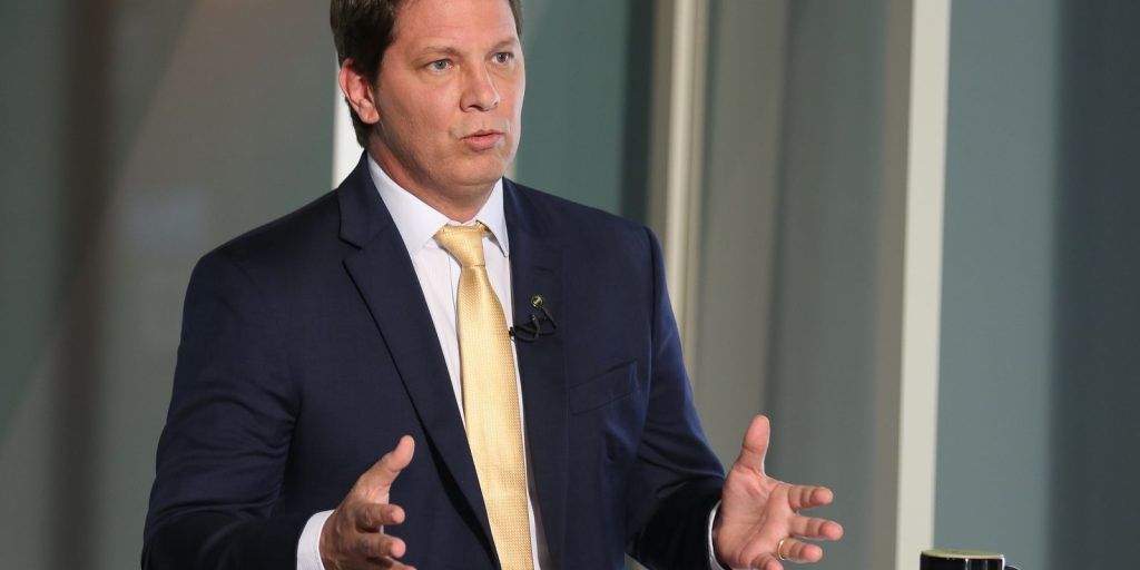 STF não consegue notificar Mário Frias por emendas ao filme de Bolsonaro