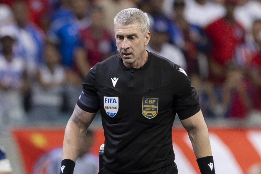 Coritiba x Bahia: arbitragem terá Anderson Daronco e VAR catarinense