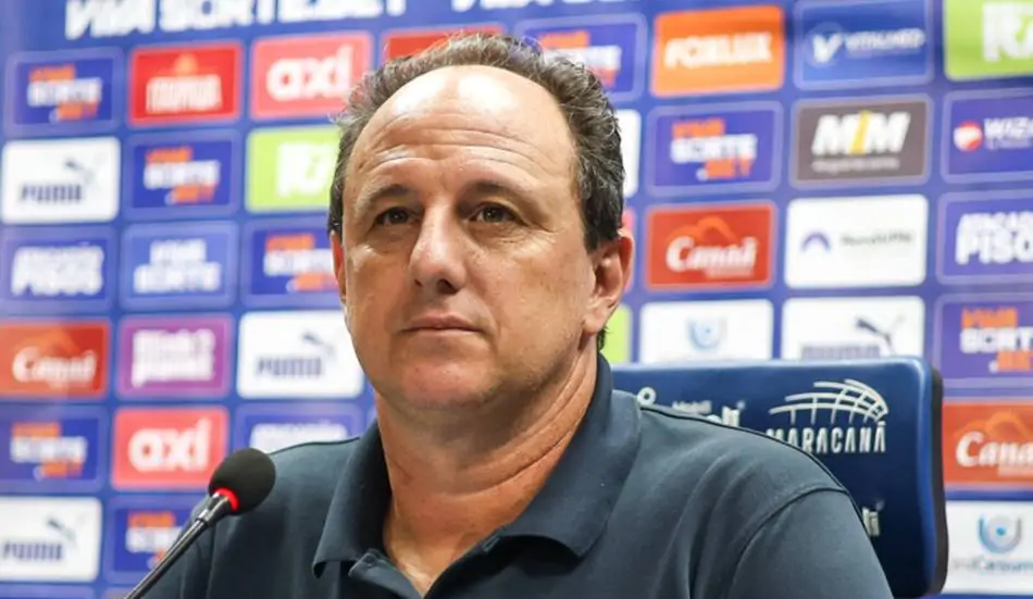 Rogério Ceni admite saídas e chegadas no Bahia após série sem vitória