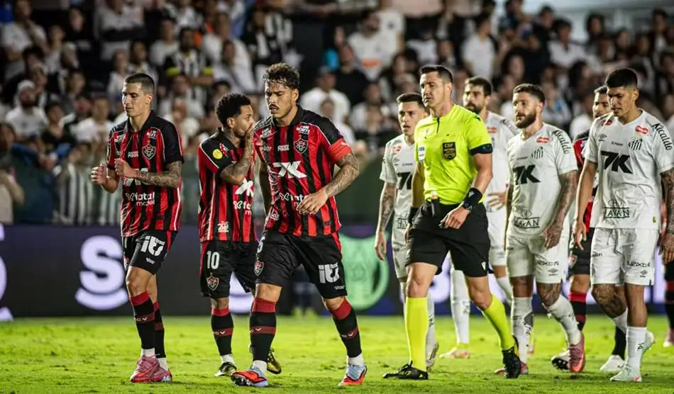 Vitória visita o Santos para quebrar jejum e encostar no G-5