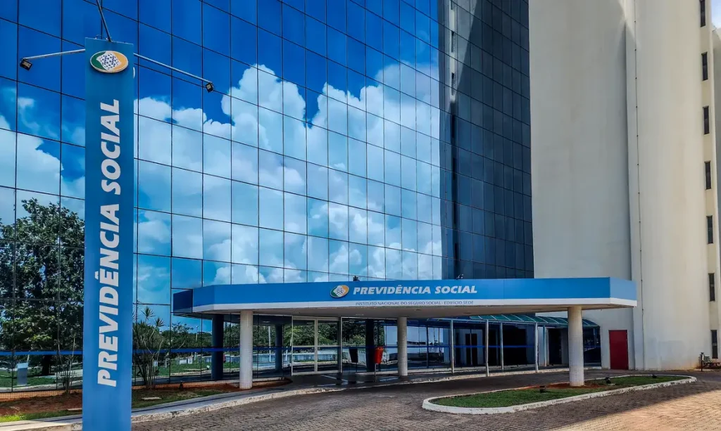INSS sofre vazamento de dados; 2,8 milhões de CPFs expostos, sendo 98% de falecidos