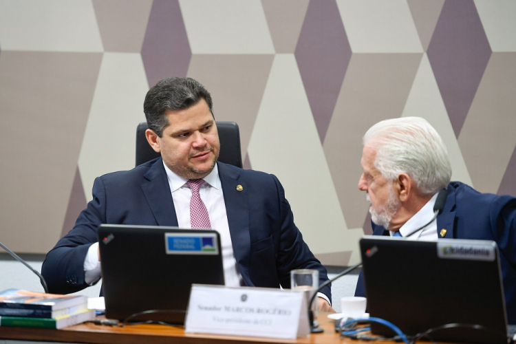 Jaques Wagner afirma que Planalto quer manter acordo sobre jornada de trabalho no Senado