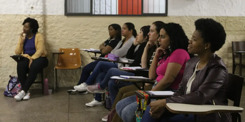 MEC seleciona 504 cursinhos populares para fortalecer acesso ao ensino superior