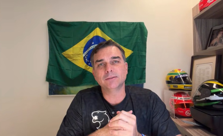 Flávio Bolsonaro arrecada R$ 23,1 mil no primeiro dia de vaquinha