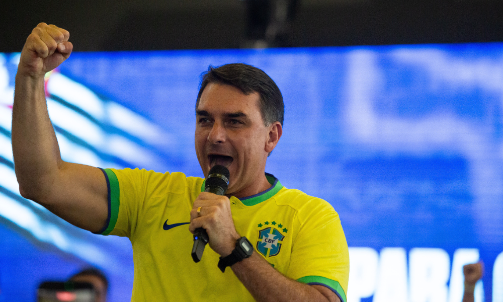 Flávio Bolsonaro lança candidatura sem vice definido, afirma Rogério Marinho