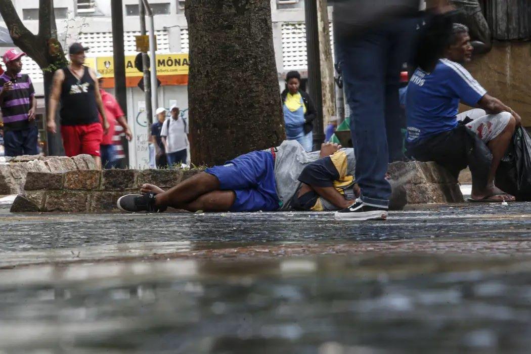 GDF sanciona lei que permite internação involuntária de dependentes químicos