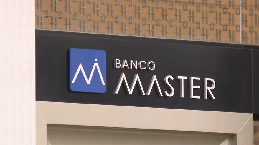 Justiça do RJ bloqueia R$135 mi do Banco Master e de gestoras