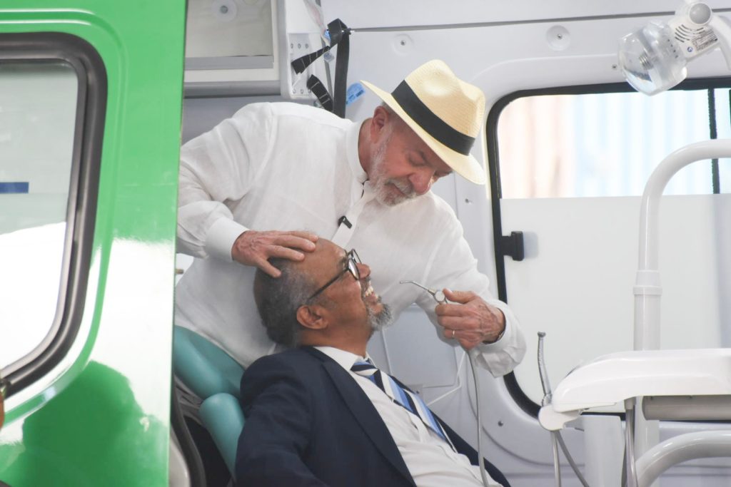 Lula pede à OMS que leve a Trump mensagem em defesa do SUS