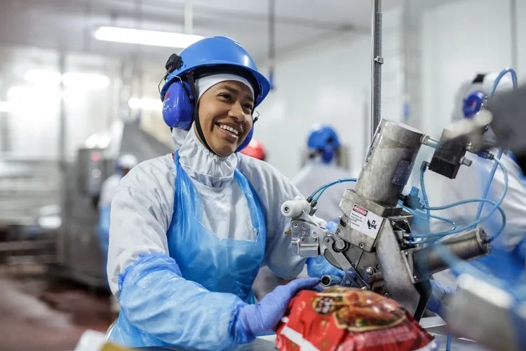 MBRF abre 43 vagas para estágio e formação de futuros líderes na Bahia