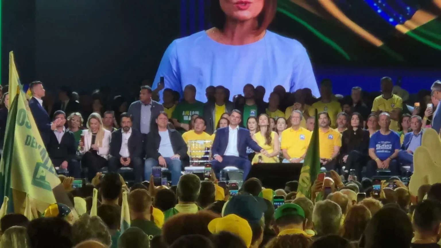 PL lança Flávio Bolsonaro à presidência em convenção no Pacaembu