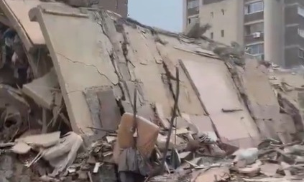 Resgatistas Mantêm Buscas por Desaparecidos um Mês Após Terremotos
