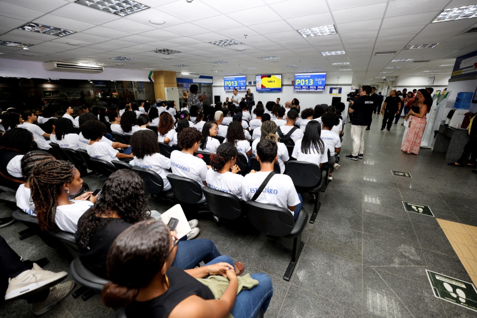 Agosto da Juventude orienta cerca de 200 estudantes da rede pública em Salvador