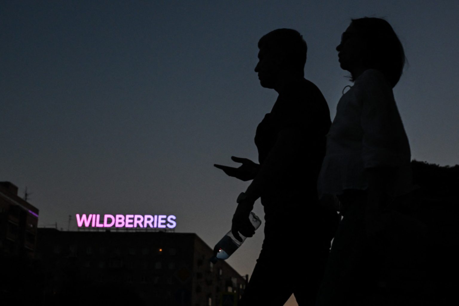 Ataque ucraniano atinge depósito da Wildberries em Moscou; cinco mortos