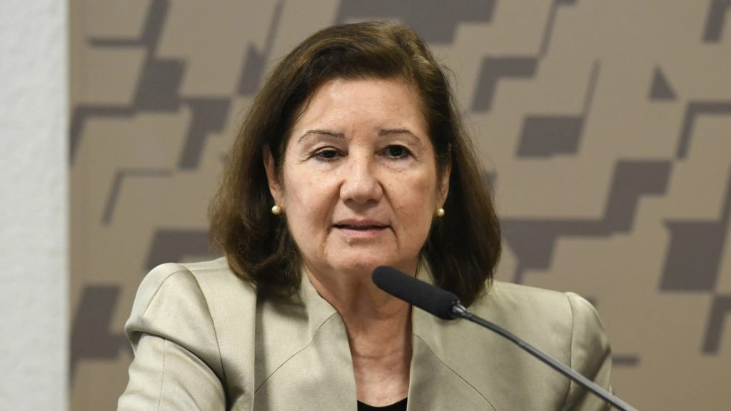 Bolsonaros culpam Lula pela crise Brasil-EUA após revogação do visto