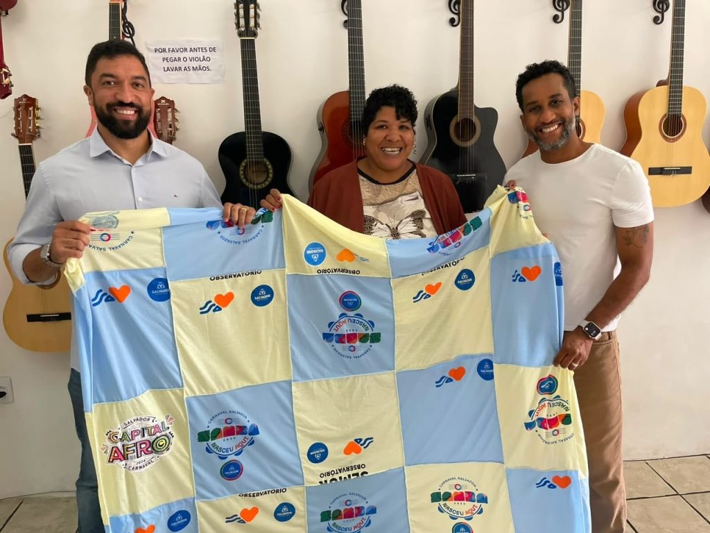 Carnaval: 1,6 mil uniformes viram cobertores, mochilas e ecobags