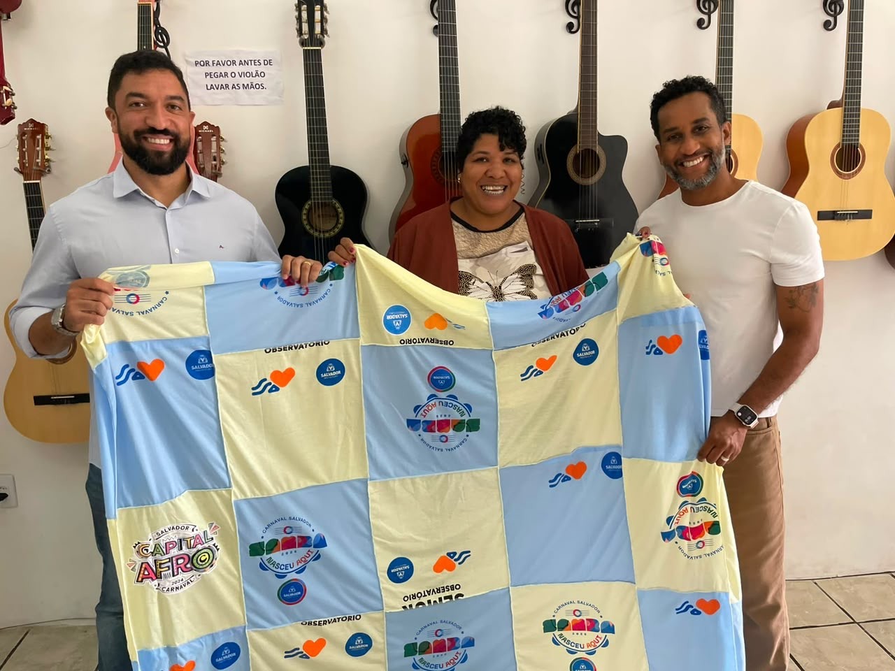 Carnaval: 1,6 mil uniformes viram cobertores, mochilas e ecobags