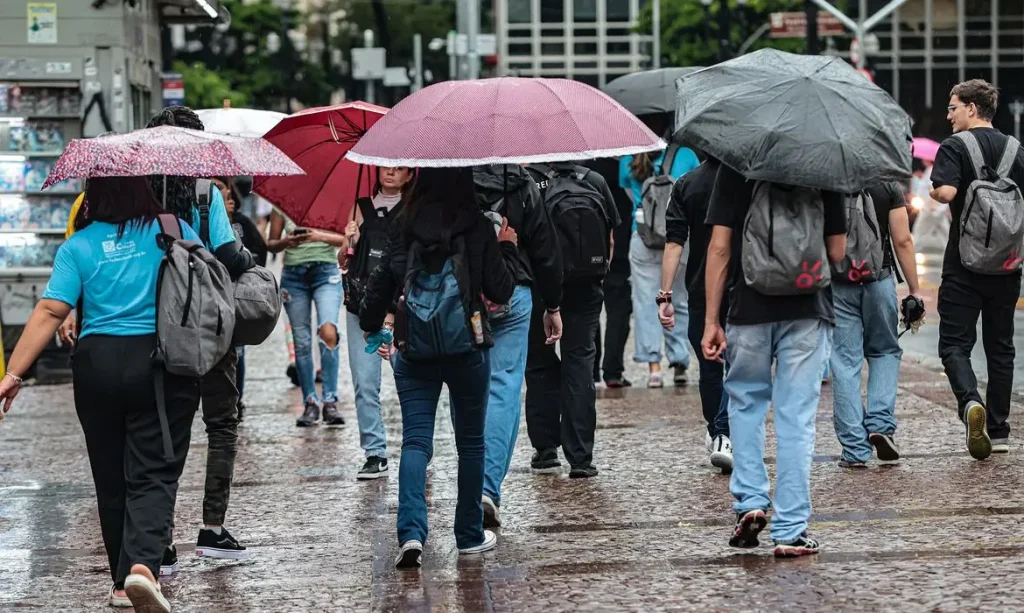 Chuvas intensas no Sul e Norte trazem risco de alagamentos e ventos