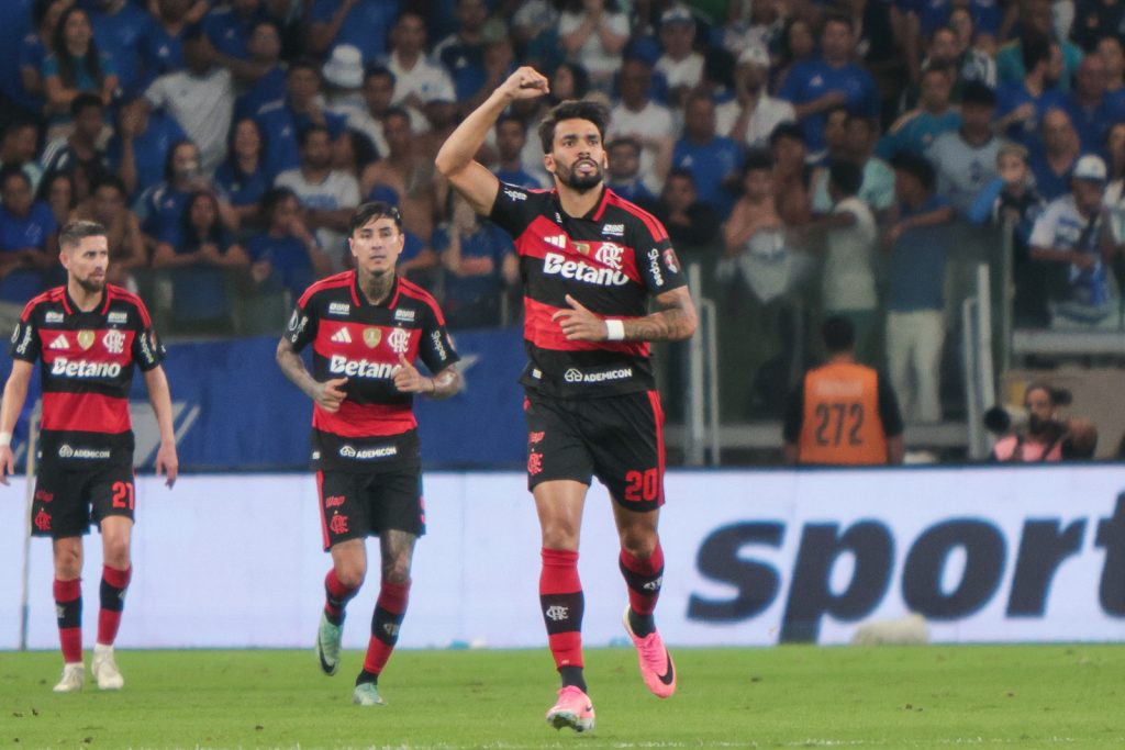 Cruzeiro e Flamengo ficam no empate e decidem vaga no Maracanã