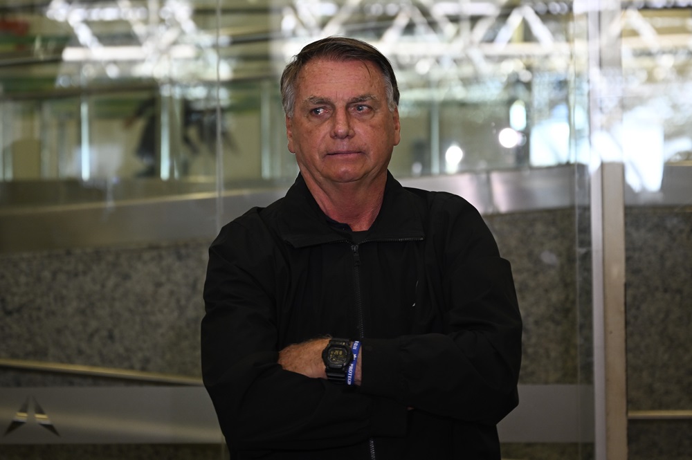 Defesa pede a Moraes volta de ex-assessor preso na investigação dos cartões de vacina