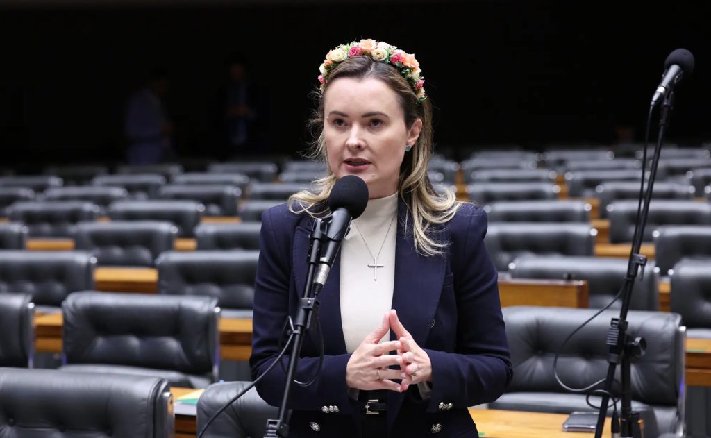 Deputada solicita investigação sobre atuação de Janja em caso do Discord