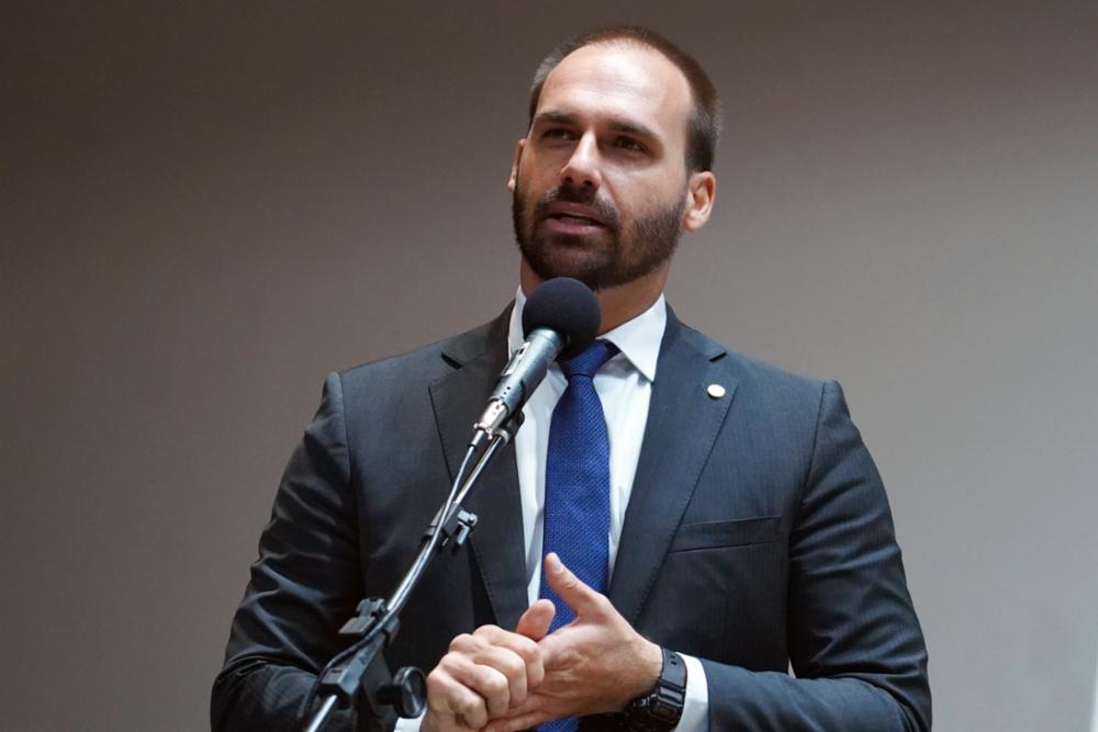 Eduardo Bolsonaro se pronuncia sobre vice de Flávio após anúncio da chapa