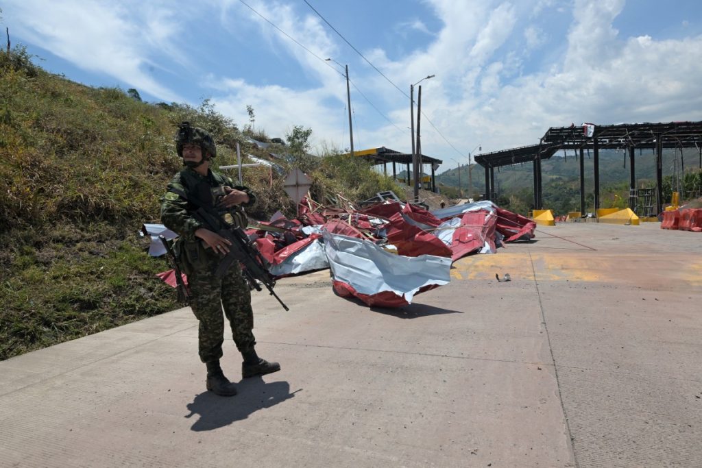 Explosão atinge sudoeste da Colômbia um dia após posse de De La Espriella