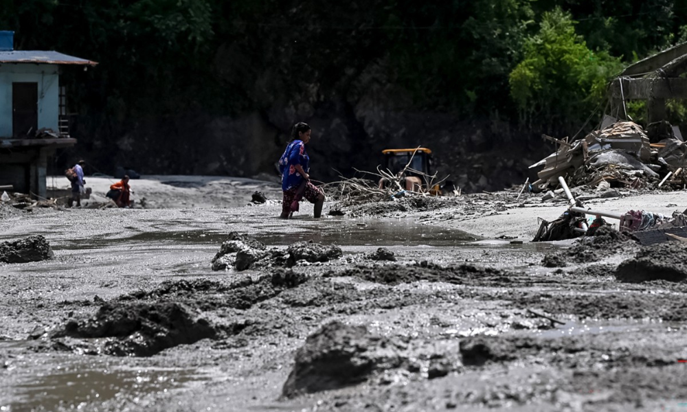 Geleira desaba sobre rio e pode ter provocado tragédia no Nepal e Tibete