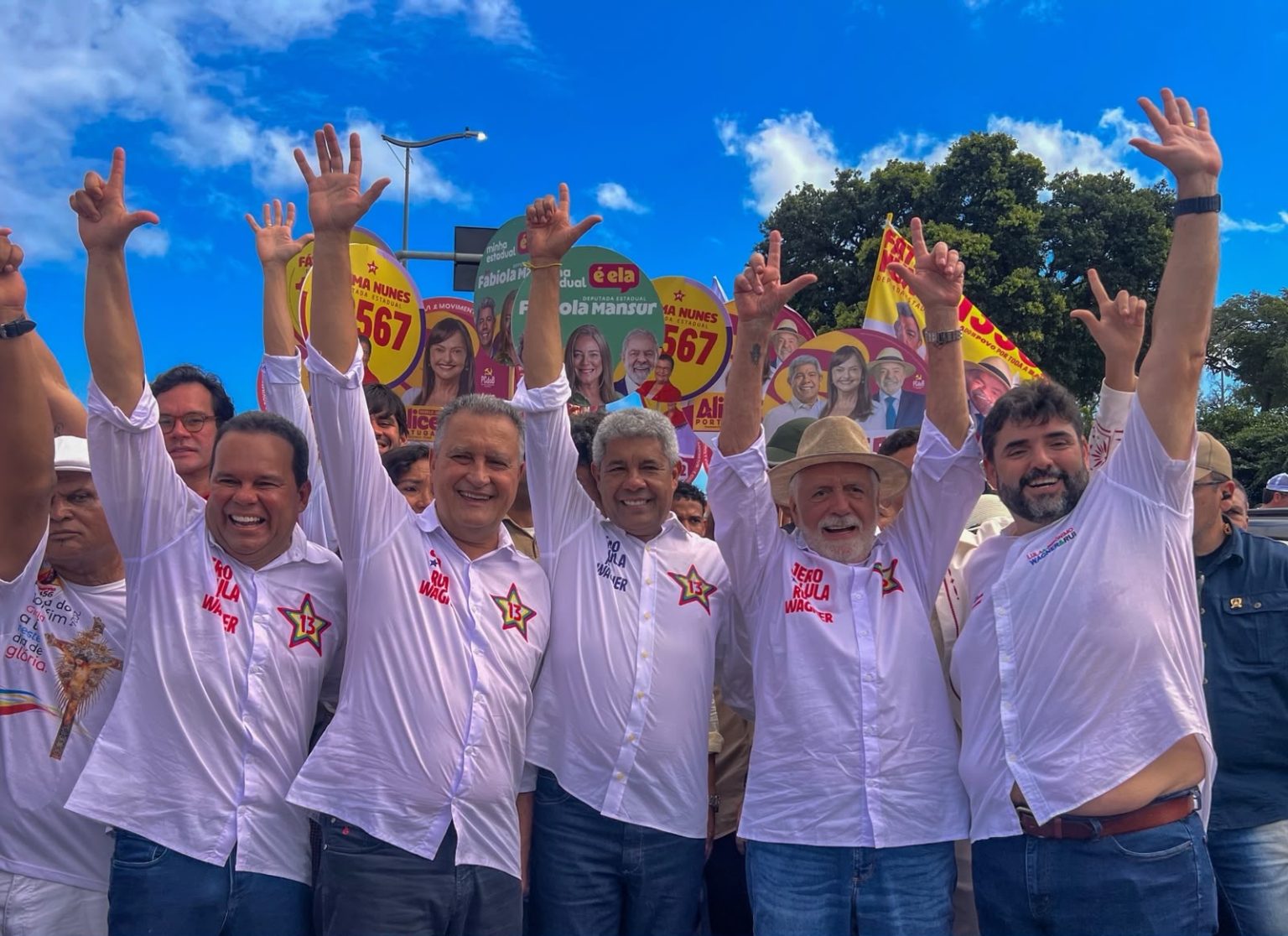 Geraldinho lidera ato no Bonfim e reforça apoio a Lula e Jerônimo