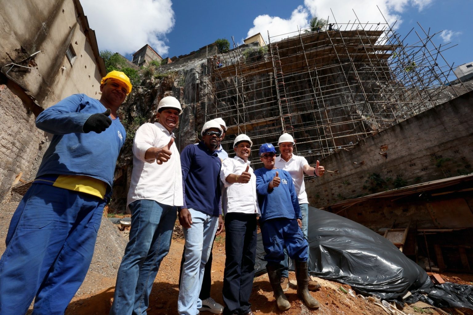 Geraldinho ressalta parceria com Lula em visita a obras no Sertanejo