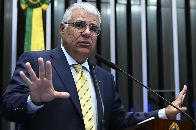 Girão acusa Alcolumbre de 'obsessão' pela liberação de jogos
