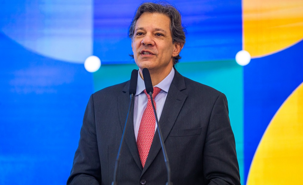 Haddad lança campanha em SP com ato por mulheres na Praça da República