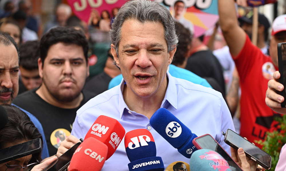 Haddad quer dobrar vagas em tempo integral e implantar 'Pé de Meia' em SP