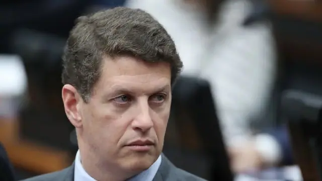 Justiça condena Salles a multa por impulsionamento irregular contra André do Prado