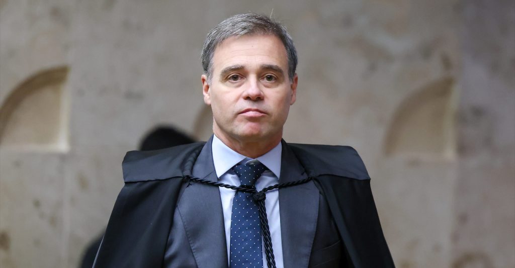 Mendonça autoriza bloqueio de R$ 100 milhões e buscas em investigação sobre Iprev/Maceió