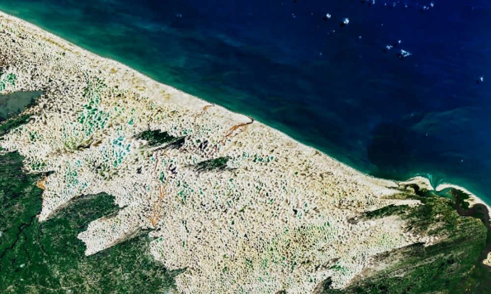 NASA flagra Lençóis Maranhenses do espaço e chama de 'deserto de água'