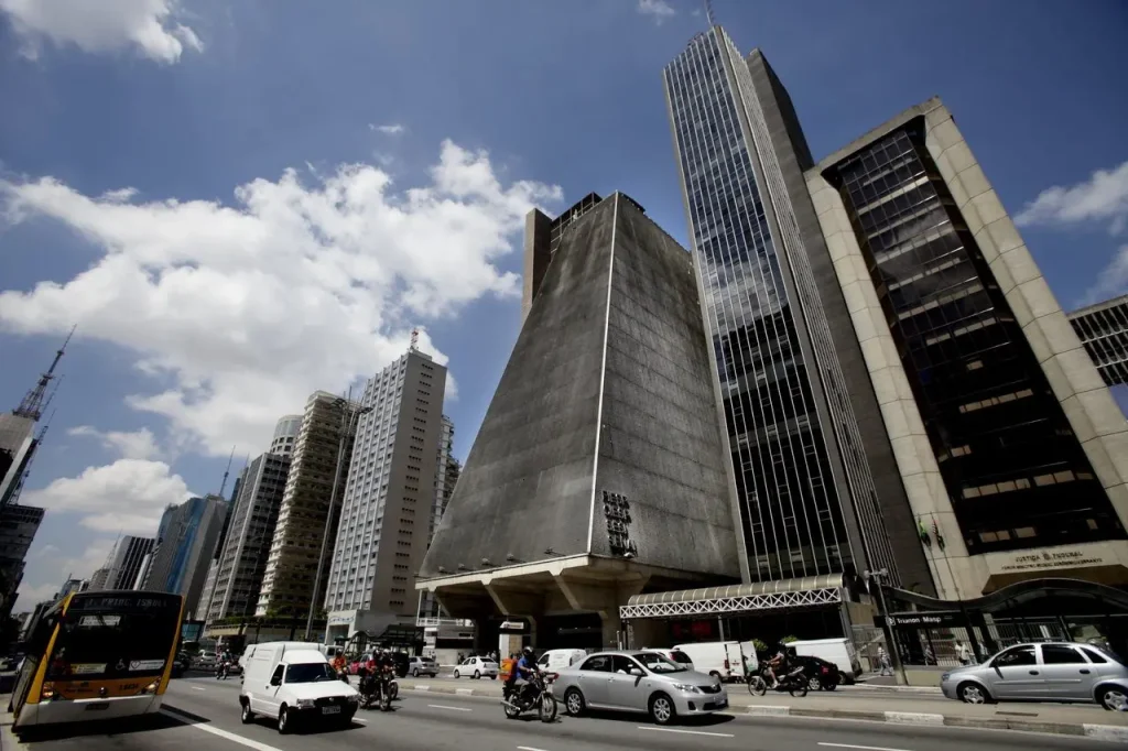 Pesquisa Fiesp mostra crime derruba renda familiar e trava investimentos