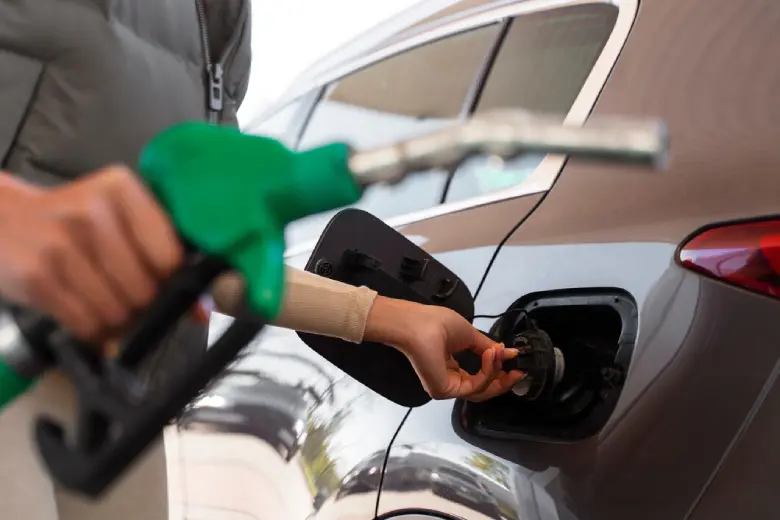 Postos começam a vender gasolina E32 em todo o Brasil