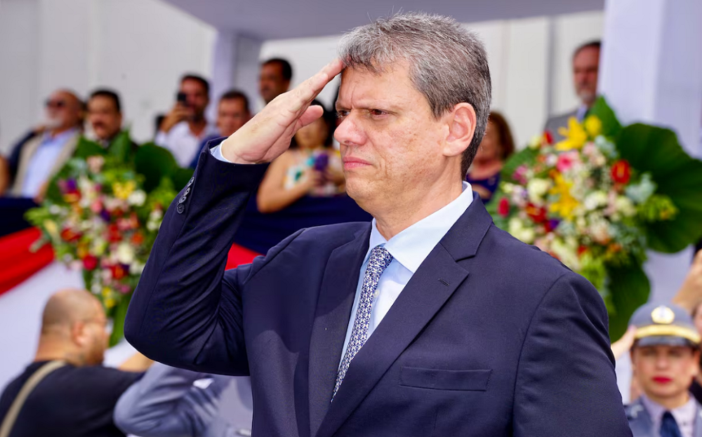 Tarcísio diz que não voltará a usar boné de Trump após tarifas dos EUA