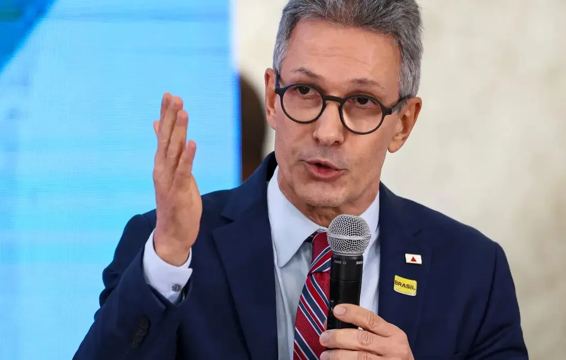 Zema anuncia plano para privatizar Petrobras e reduzir estatais