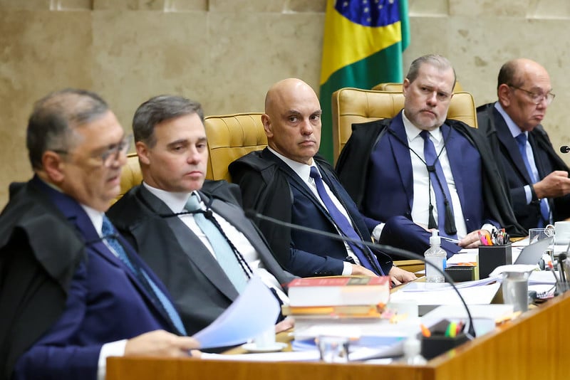 Artigo pede impeachment de Alexandre de Moraes por suposta parcialidade