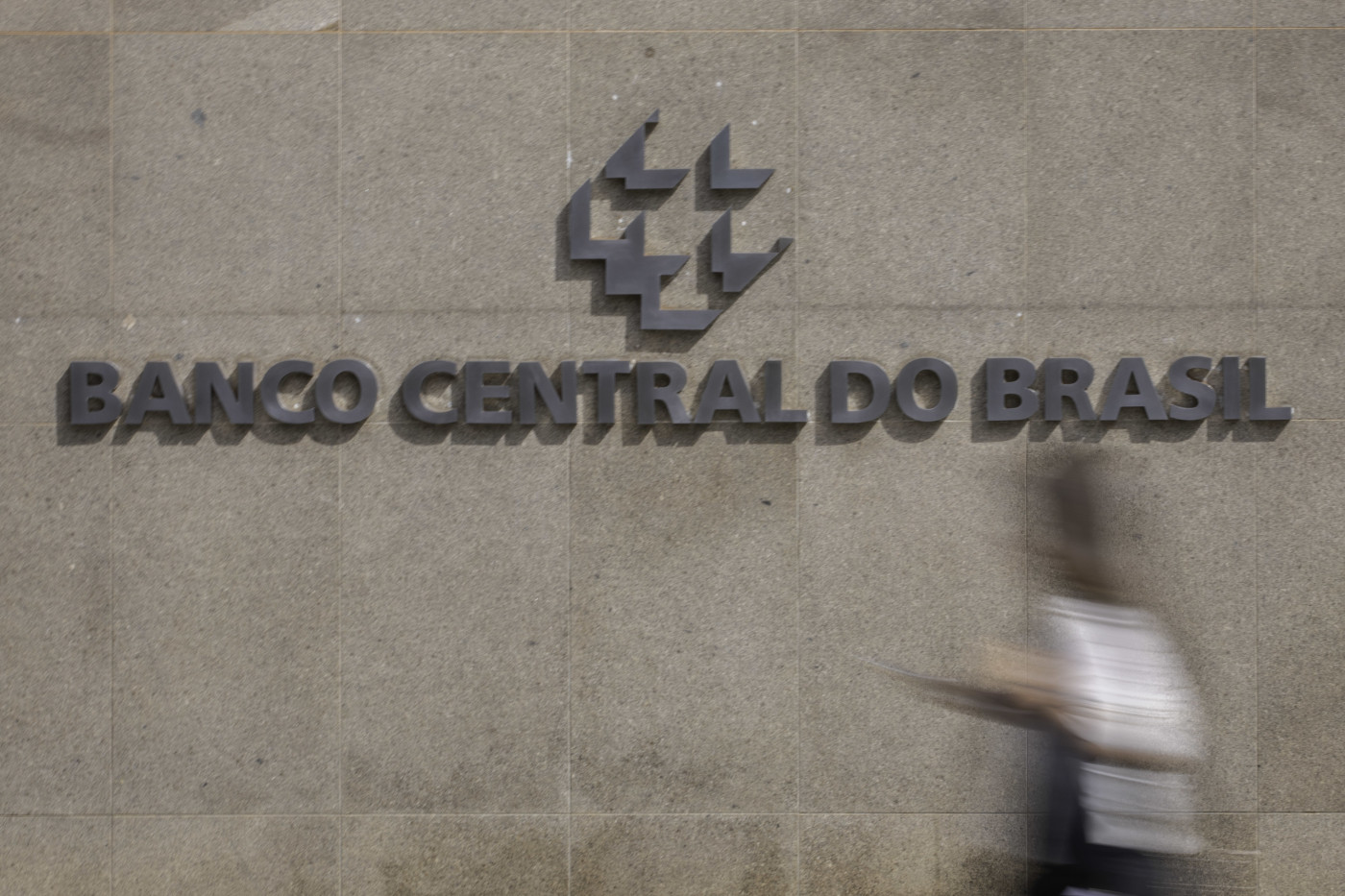 Bacen prevê dívida pública >100% do PIB em 2034; FMI aponta 2027