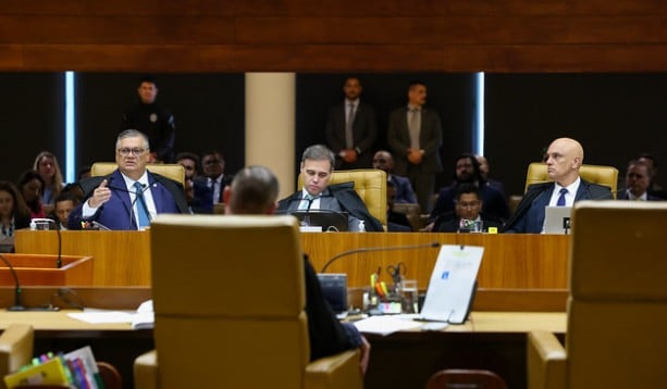 Candidatos cobram STF após suspensão da análise de Moraes