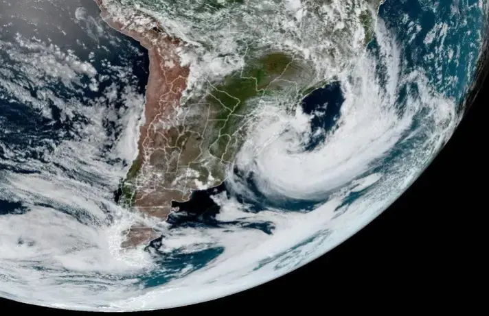 Ciclone no litoral do Uruguai provoca tempestades e risco de tornados